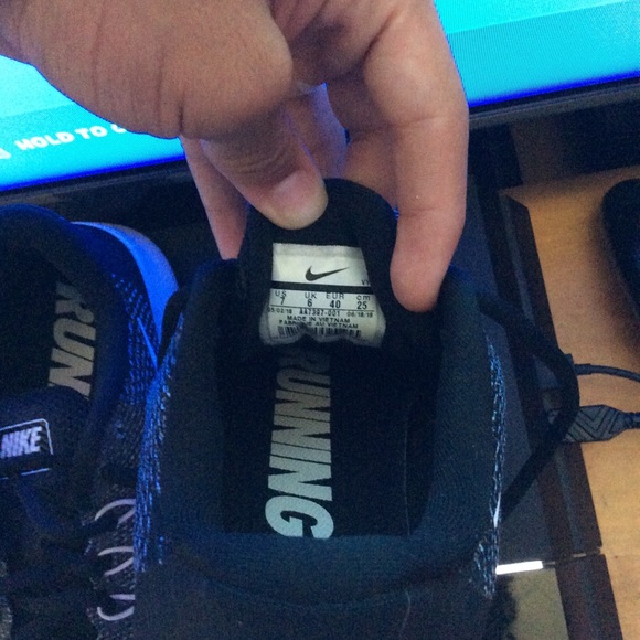 NIKE running shoes - Picture 5 of 6